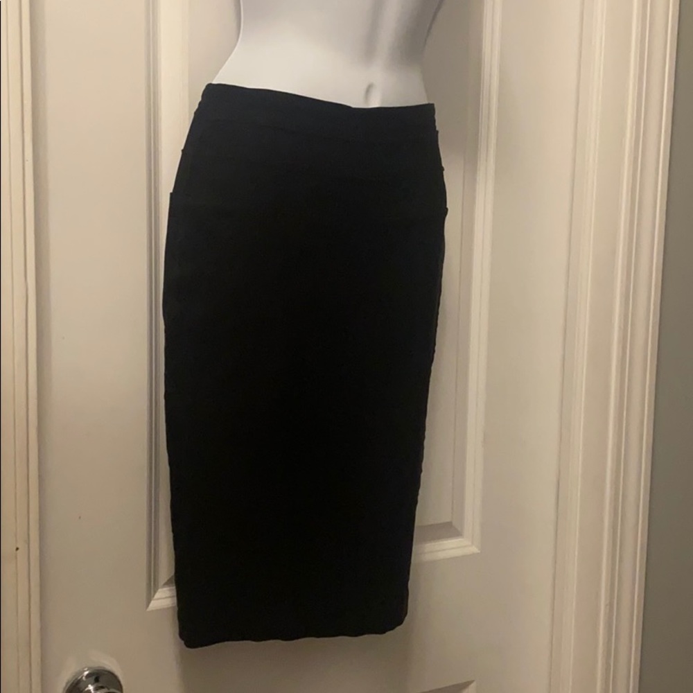 Pull on stretchy pencil skirt - black